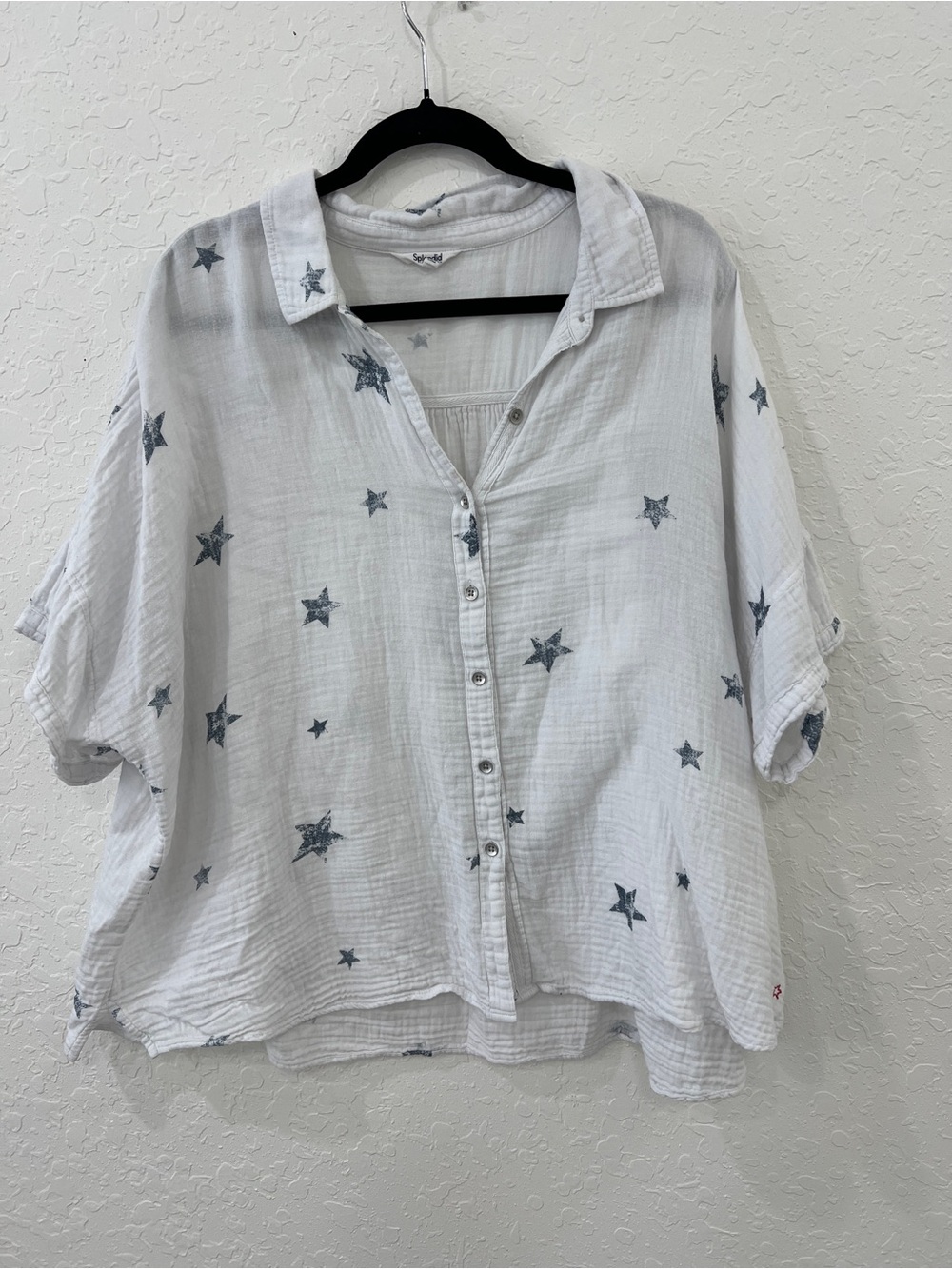 Splendid White Button-Front Shirt with Gray Star Print